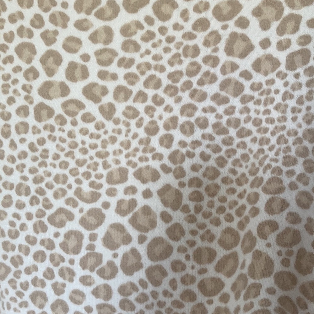 Emily Daniels top cheetah print mockneck top PL - Picture 16 of 17